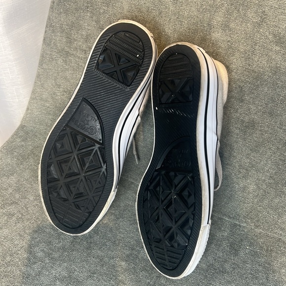 Converse All Star Women’s size 7 - Picture 6 of 7